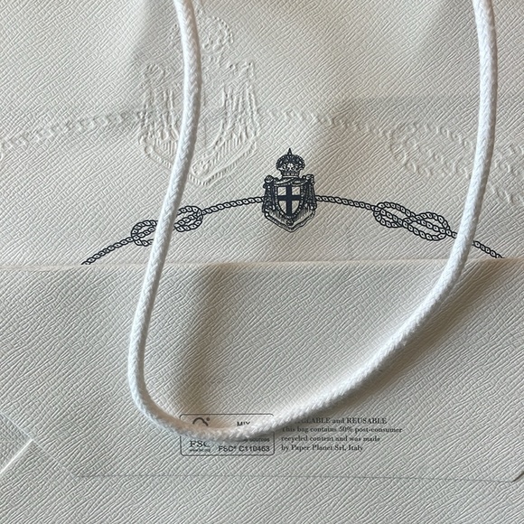 Authentic Prada shopping bag - Picture 9 of 9